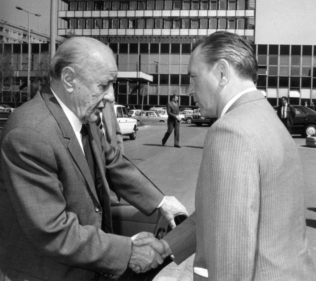 Kádár János és Grósz Károly Angyalföldön, 1986